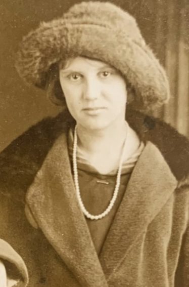 [ARTIFACT] “Miss Ollie B Rhorer. Just a Pal in Old Kentucky.”